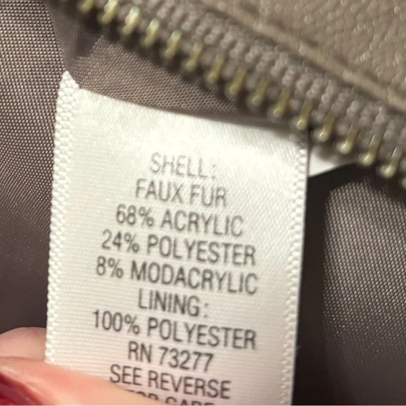 Elle Faux Fur Vest - Picture 4 of 4